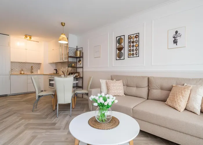 Golden Azzure By Grand Apartments